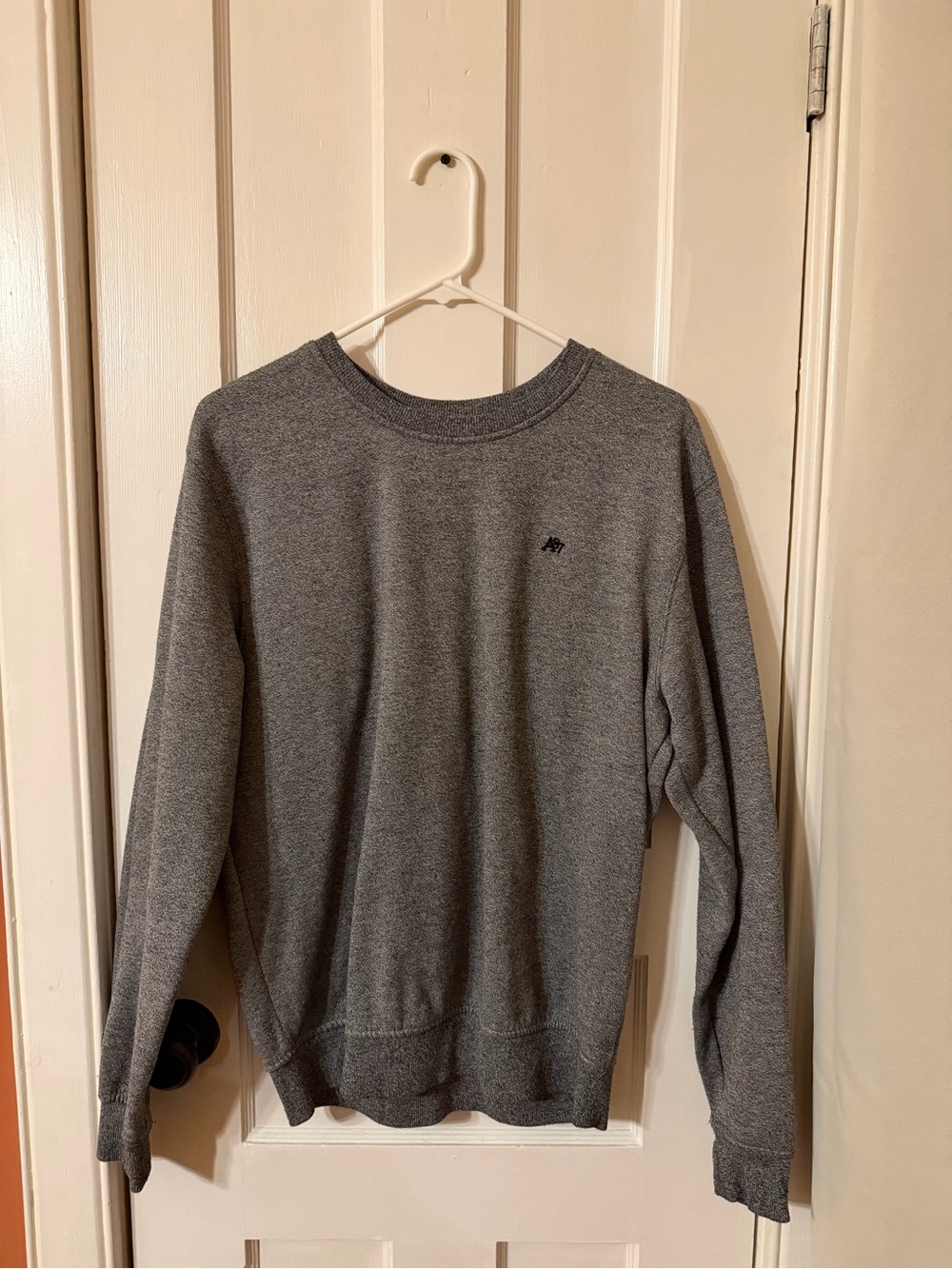 American Eagle Outfitters Gray Crewneck Sweatshirt